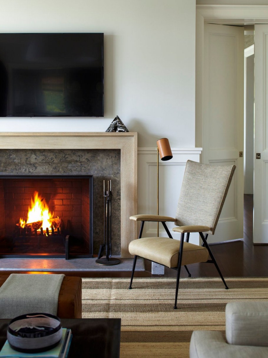 Современный камин в доме