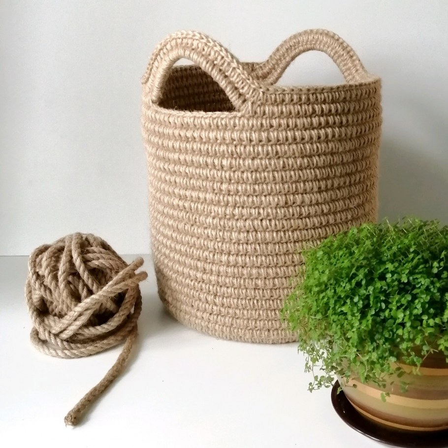 Джутовые корзины в интерьере