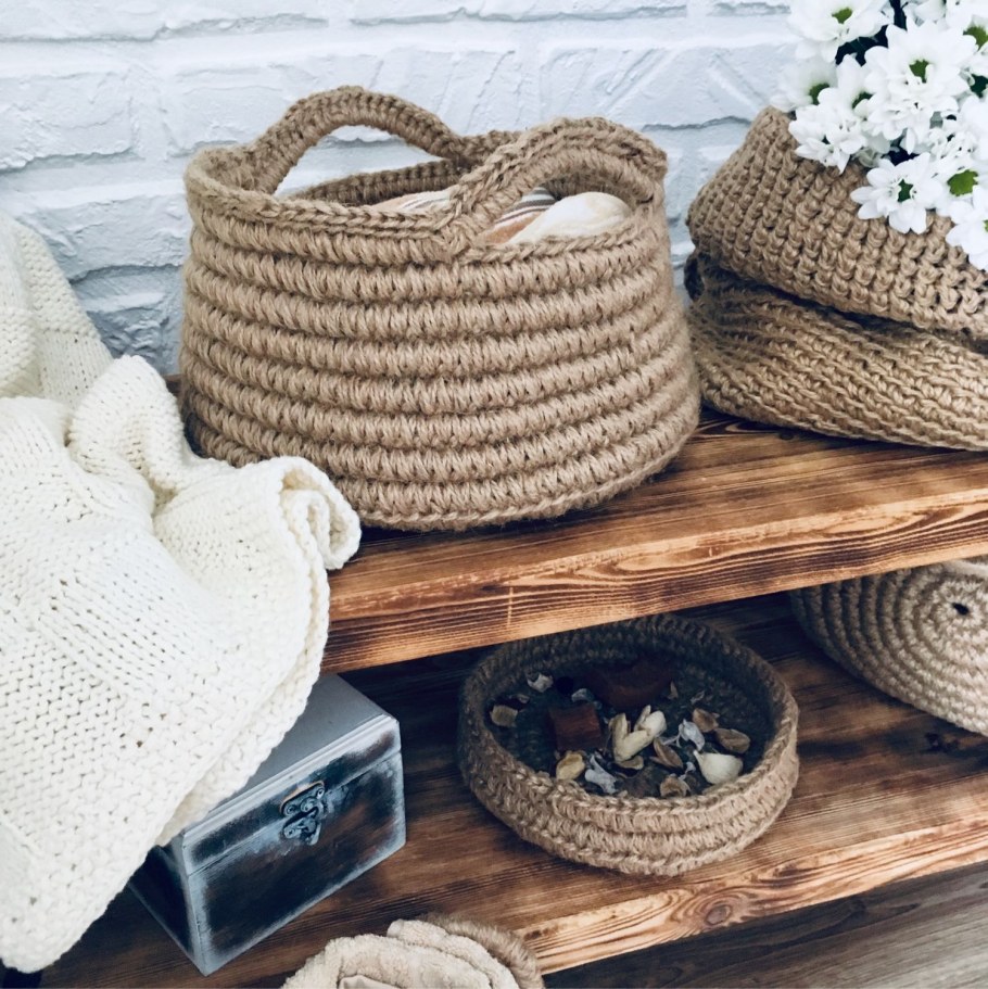 Джутовые корзинки в интерьере