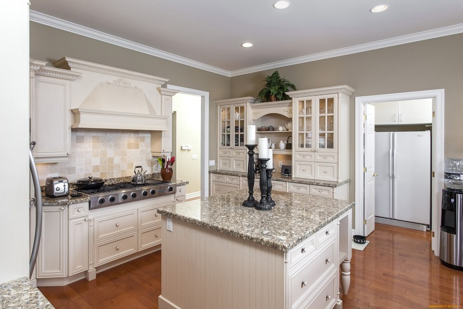 Обои для кухни длинная стена