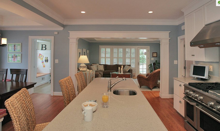 Покраска стен в кухне гостиной