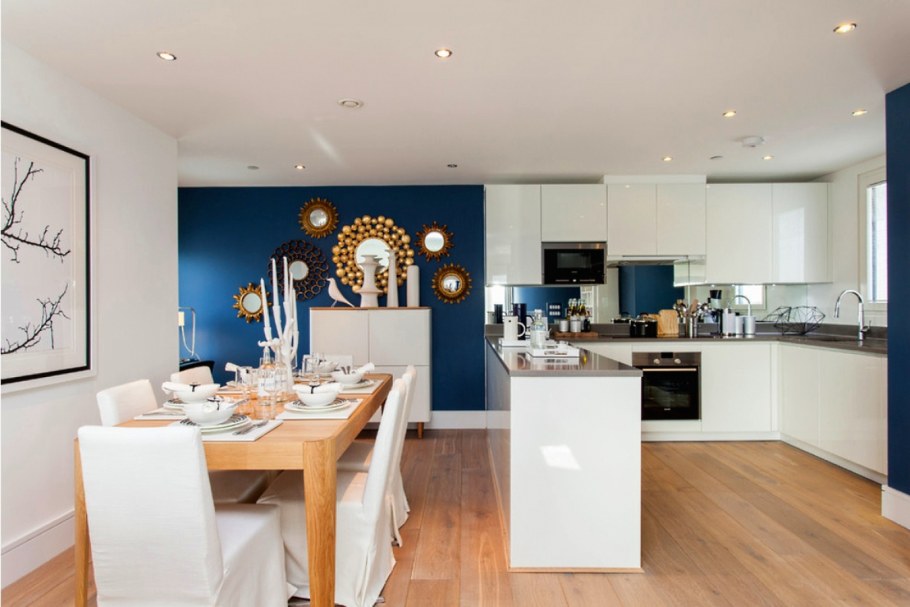 Окрашенные стены в кухне гостиной