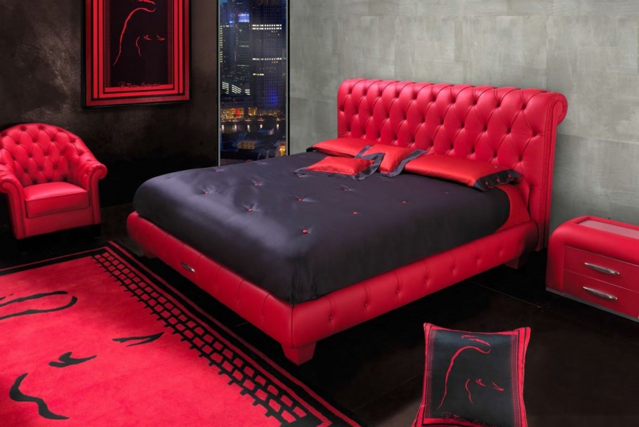 Красная кровать с каретной стяжкой