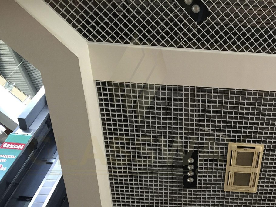 Грильято потолок классика