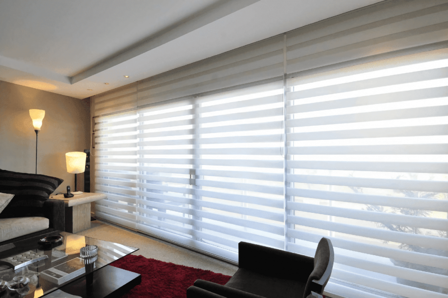 Рулонные шторы день-ночь на пластиковые