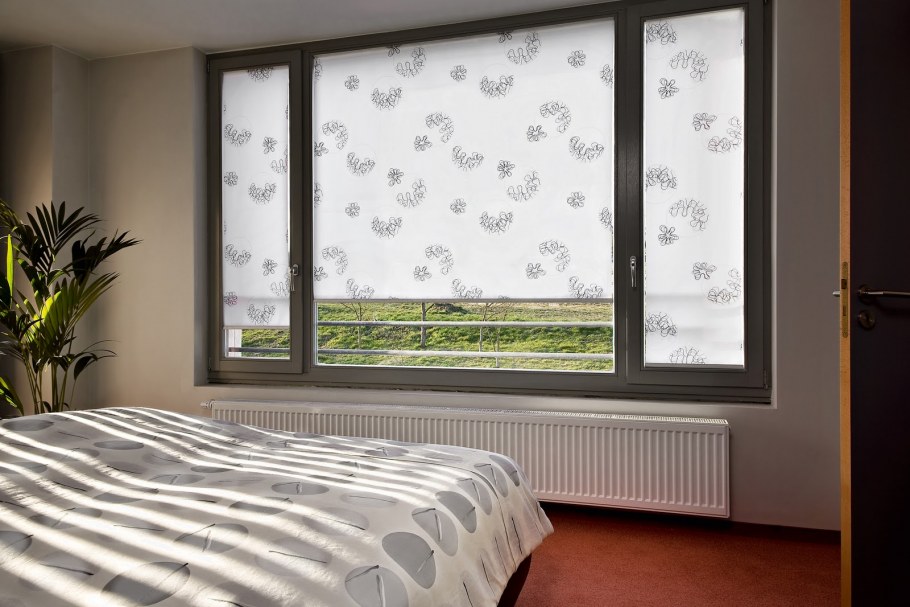 Жалюзи на окна рулонные