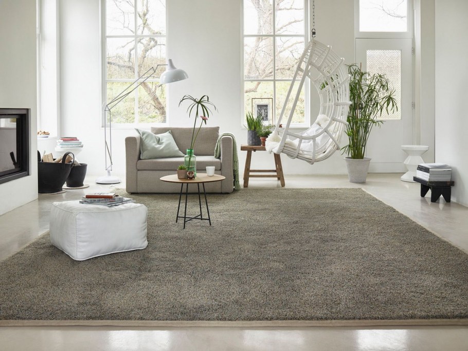 Серый ковер в интерьере