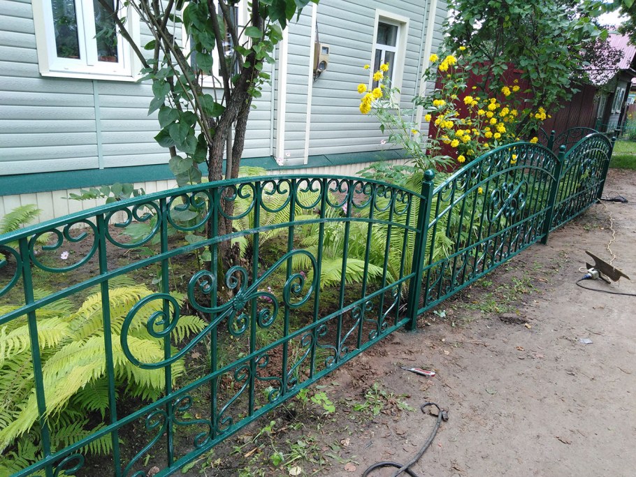 Резной деревянный забор