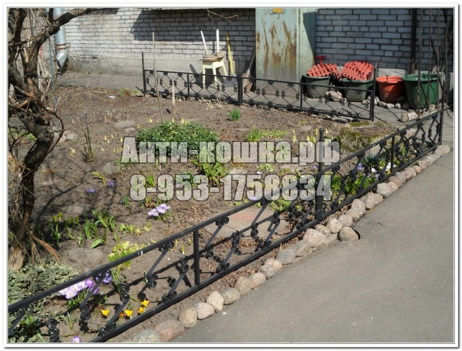 Палисадник металлический перед домом