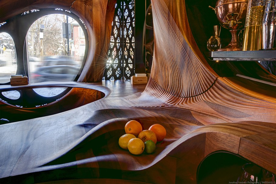 Бар Raval в Торонто стиль