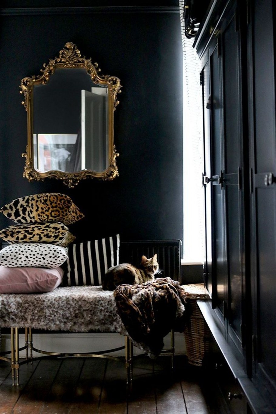 Винтажное зеркало в интерьере