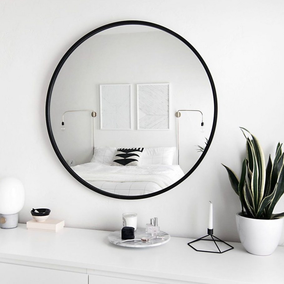 Круглое зеркало в интерьере