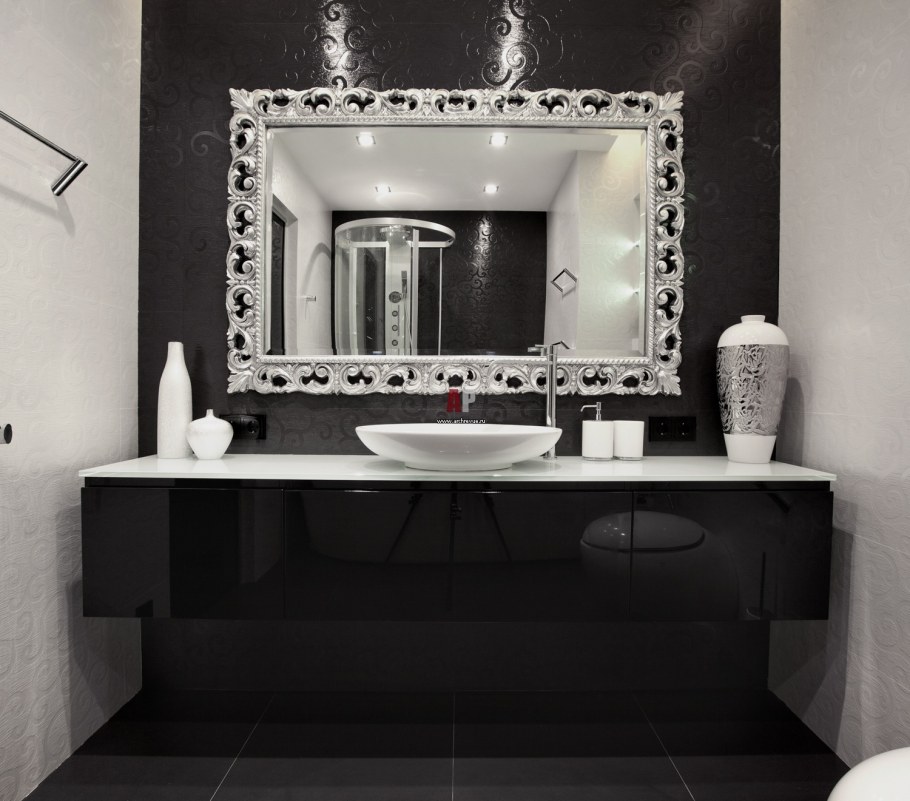 Черный шкаф в спальне