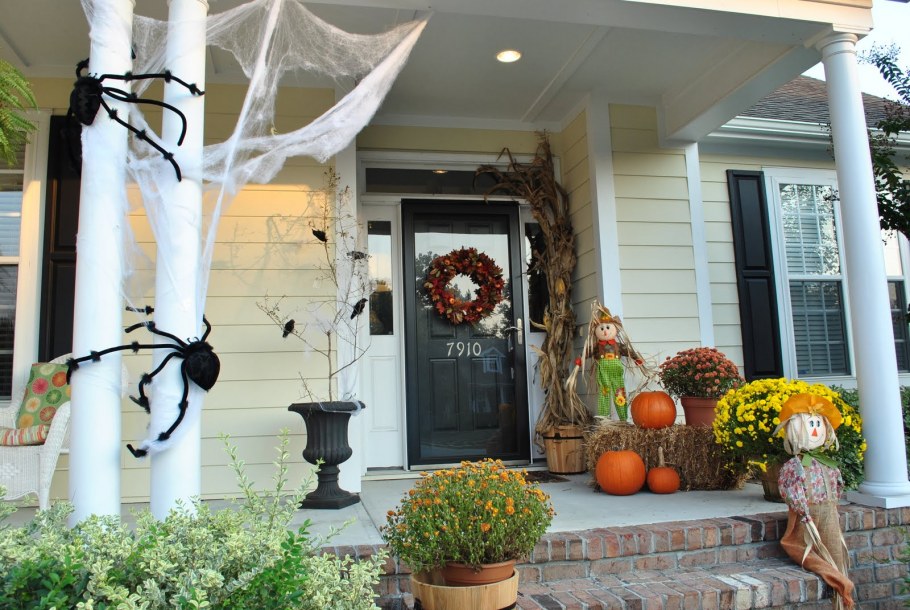 Рождественское украшение крыльца