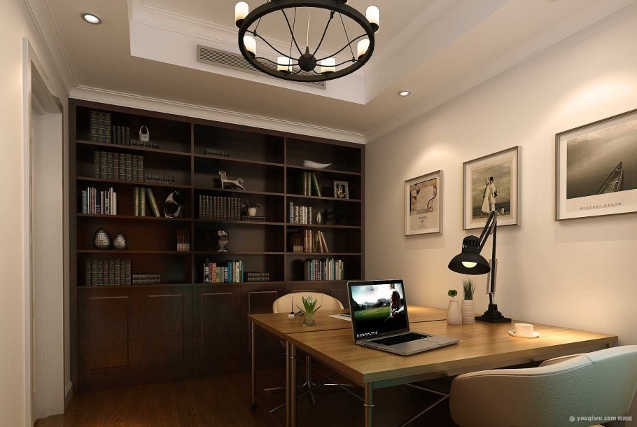 Маленький кабинет с диваном