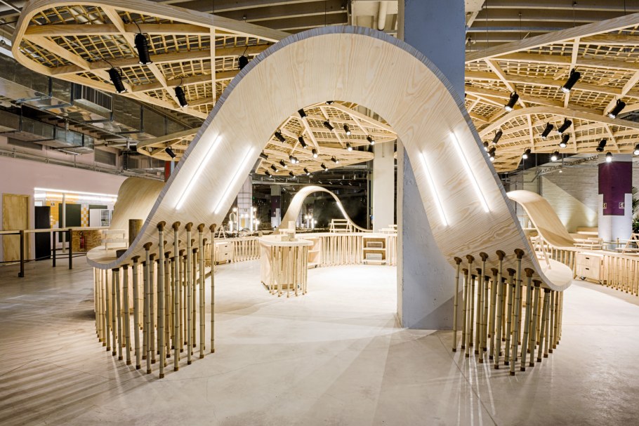 Многоступенчатый интерьер