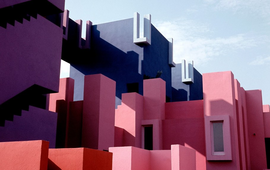 Muralla Roja Рикардо Бофилл