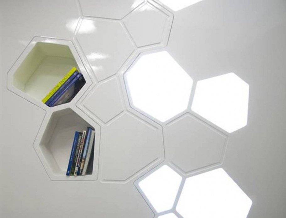 Светильник в виде сот на стену