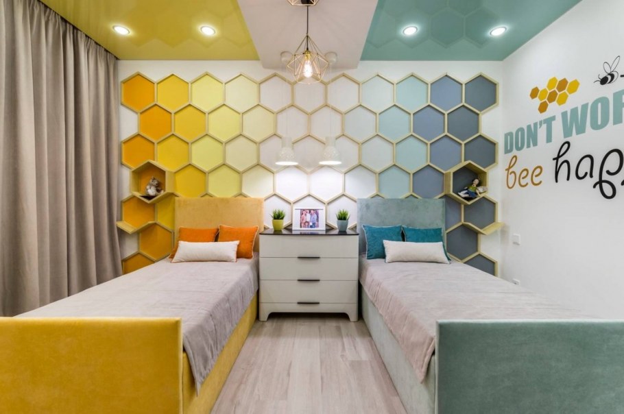 Светлая детская с яркими акцентами