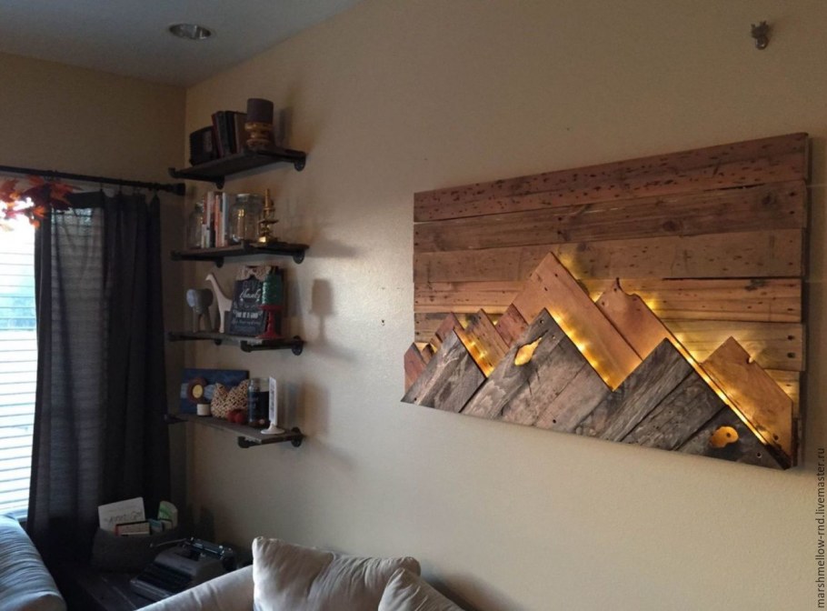 Декорирование стены в кафе