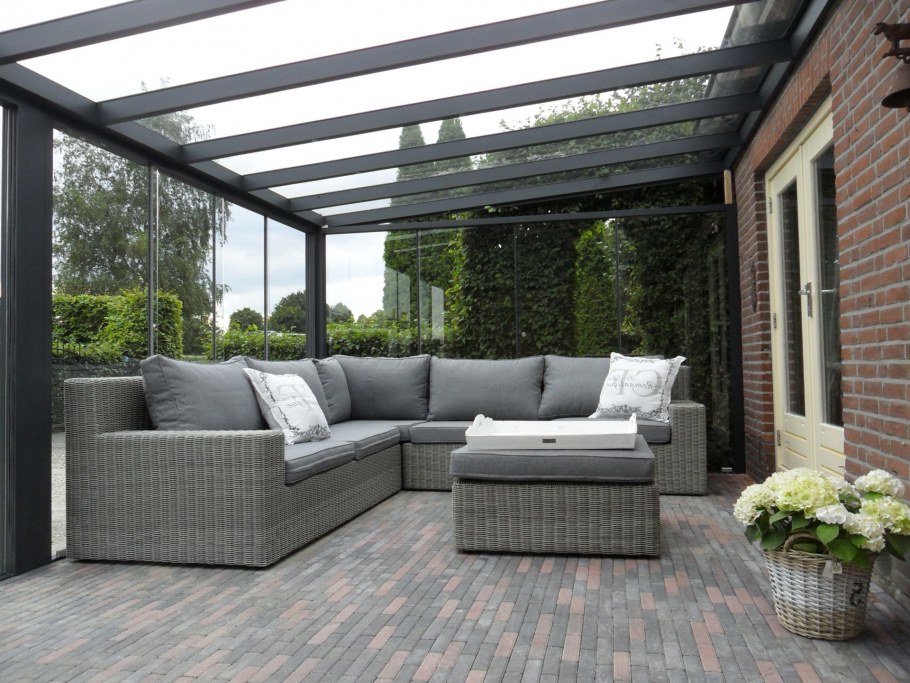 Терраса серого цвета