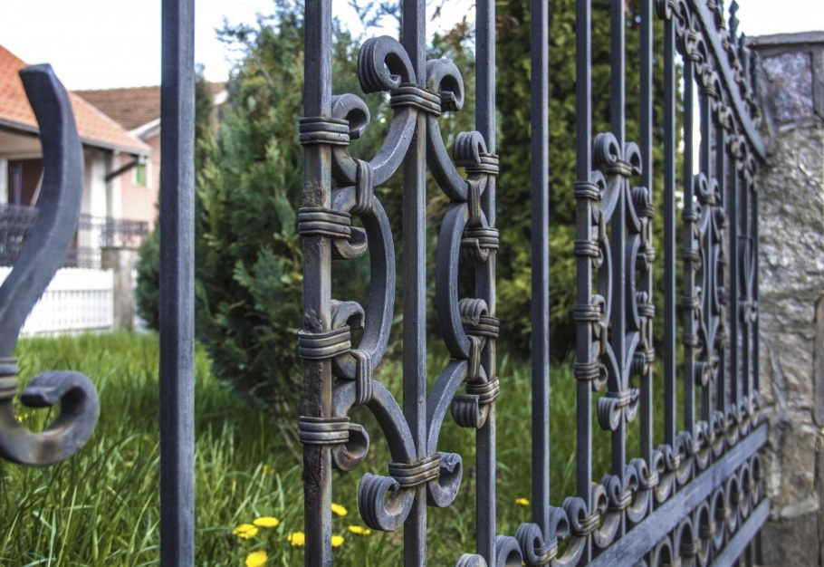 Железный кованый забор