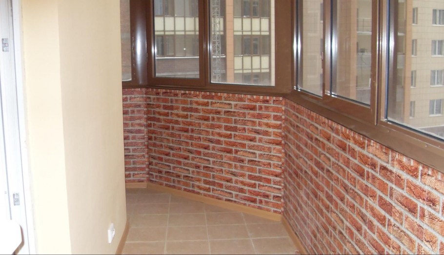 Отделка балкона декоративным камнем