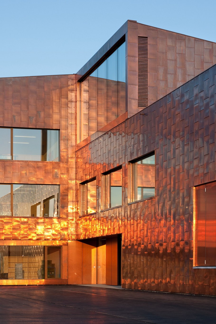 Медный фасад