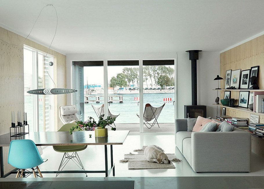 Гостиная в скандинавском стиле с большими окнами