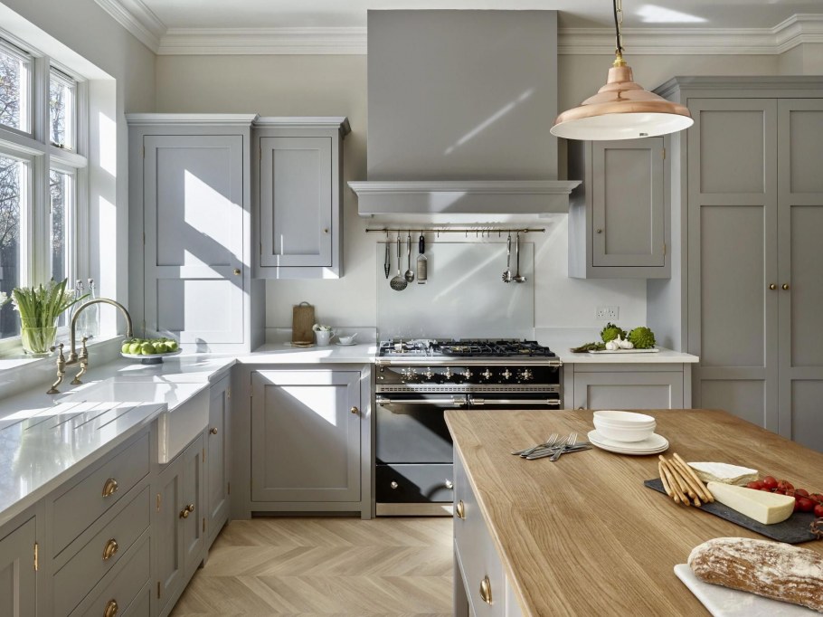 Серая кухня в скандинавском стиле