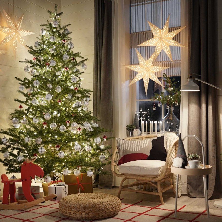 Новогодняя гостиная с камином