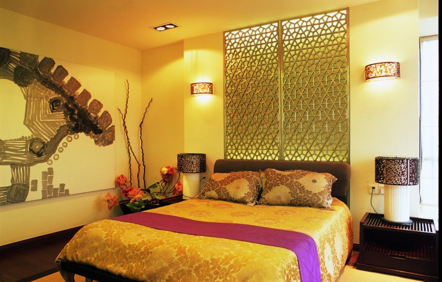 Спальня в ярких цветах