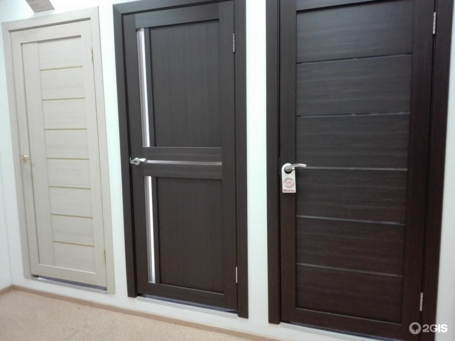 Двери на Южном рынке в Омске