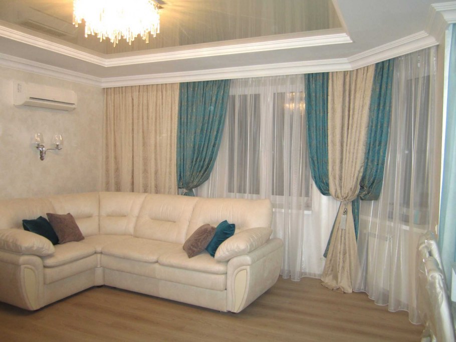 Шторы в гостиную в современном стиле
