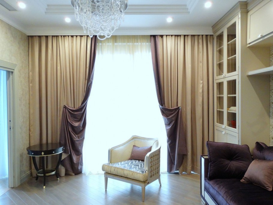Шторы в гостиную в современном стиле