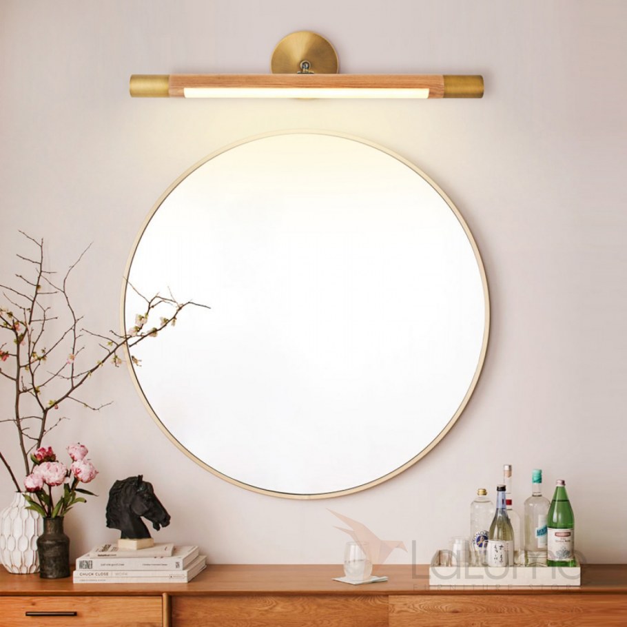 Светильник над круглым зеркалом