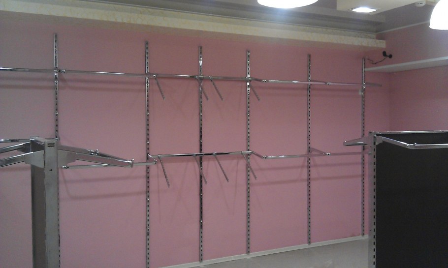 Стойки штанги в гардеробной