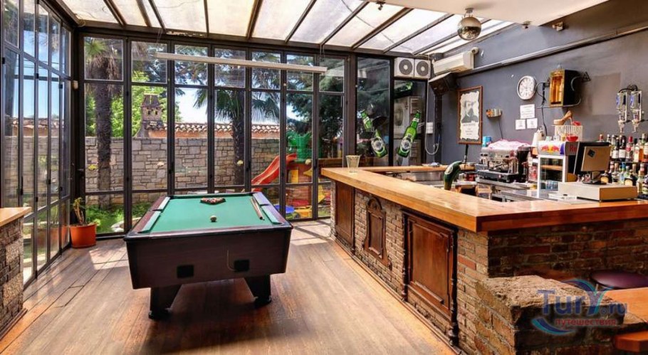 Бильярдная комната в стиле лофт