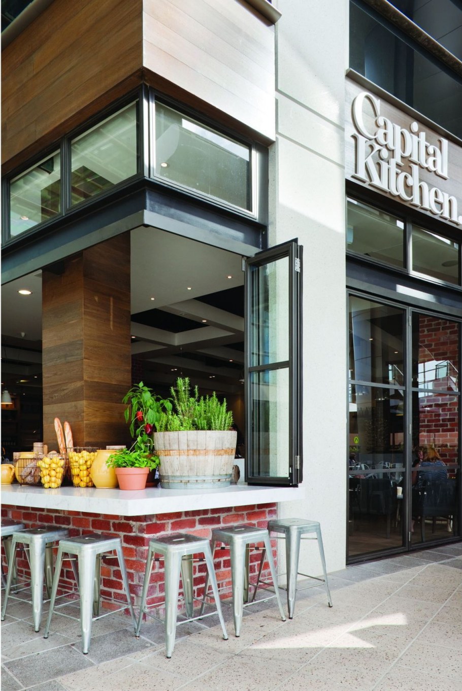 Фасад кафе в современном стиле