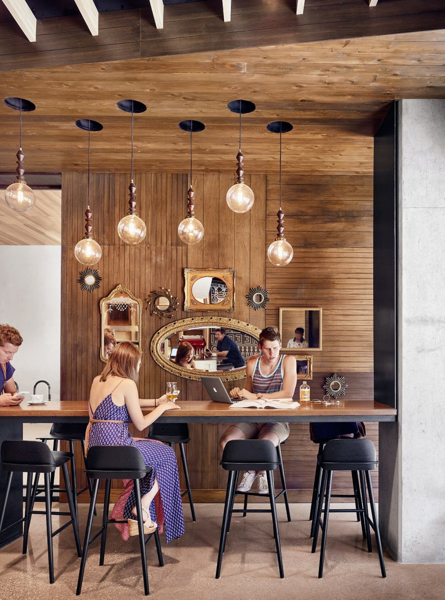 Маленькая французская кофейня интерьер