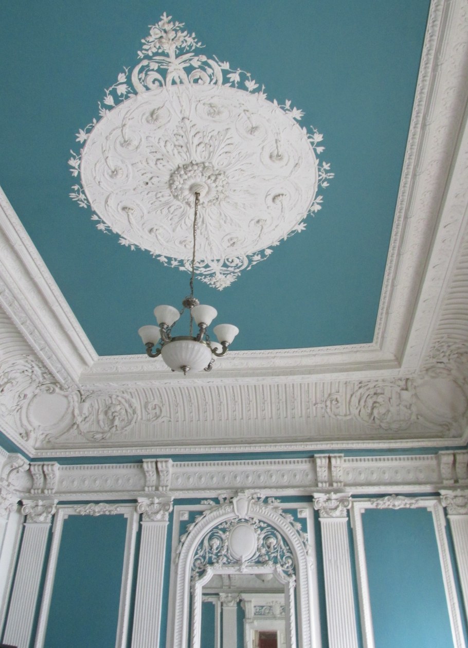 Алебастр лепнина