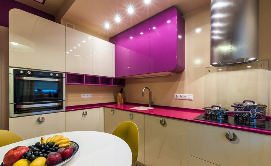 Стильная яркая кухня