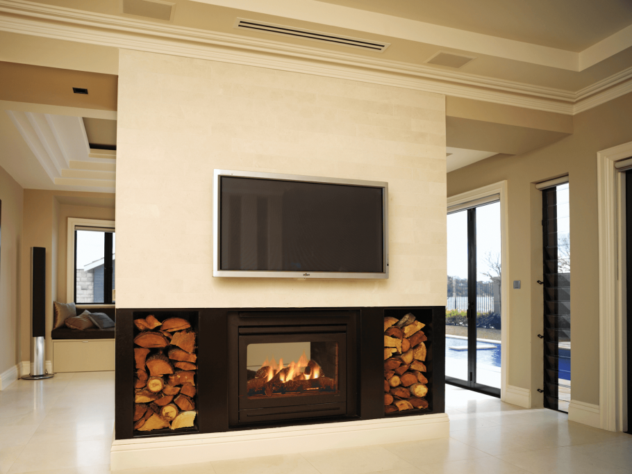 Двухсторонний камин в интерьере