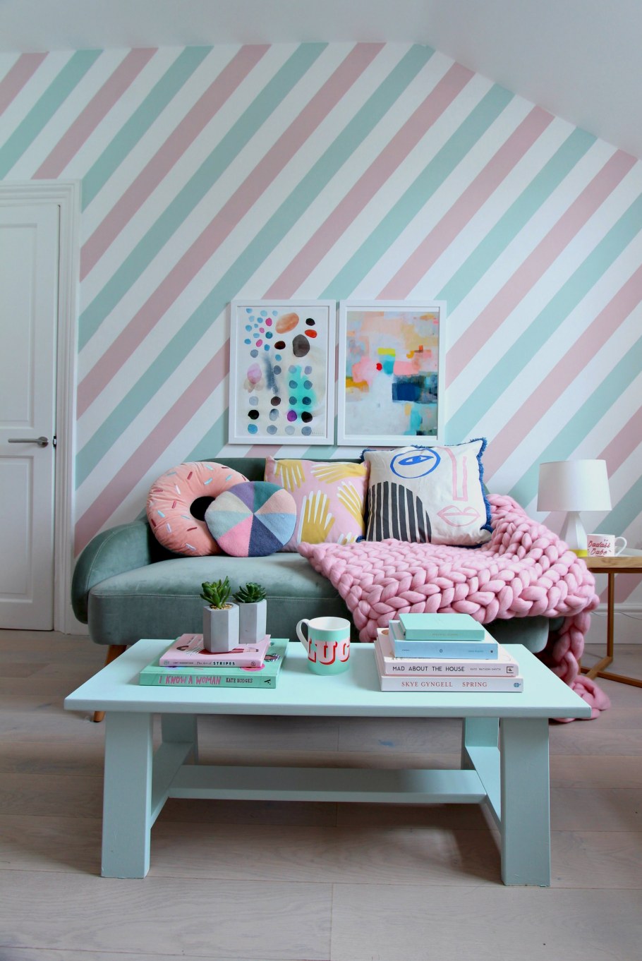 Мятный и розовый в интерьере