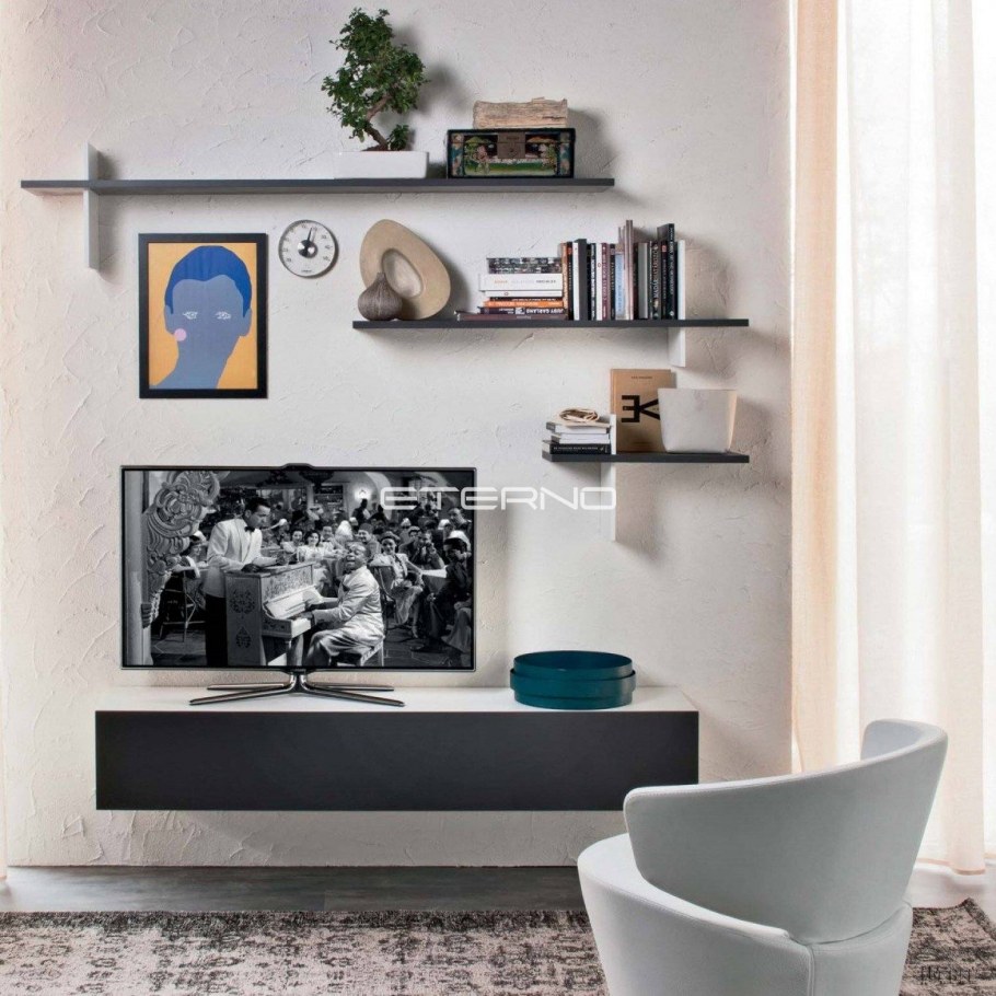 Полочки вокруг телевизора