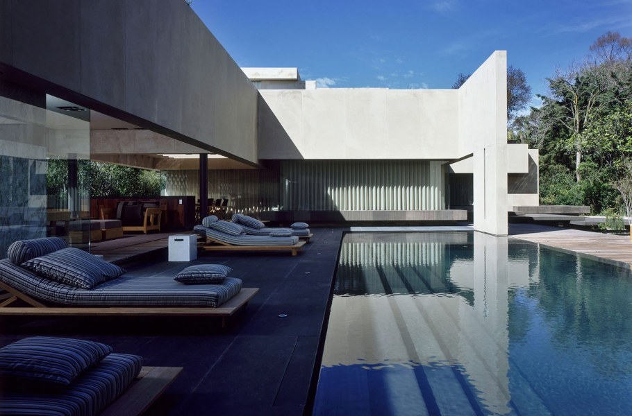 Современный дом внутри и снаружи