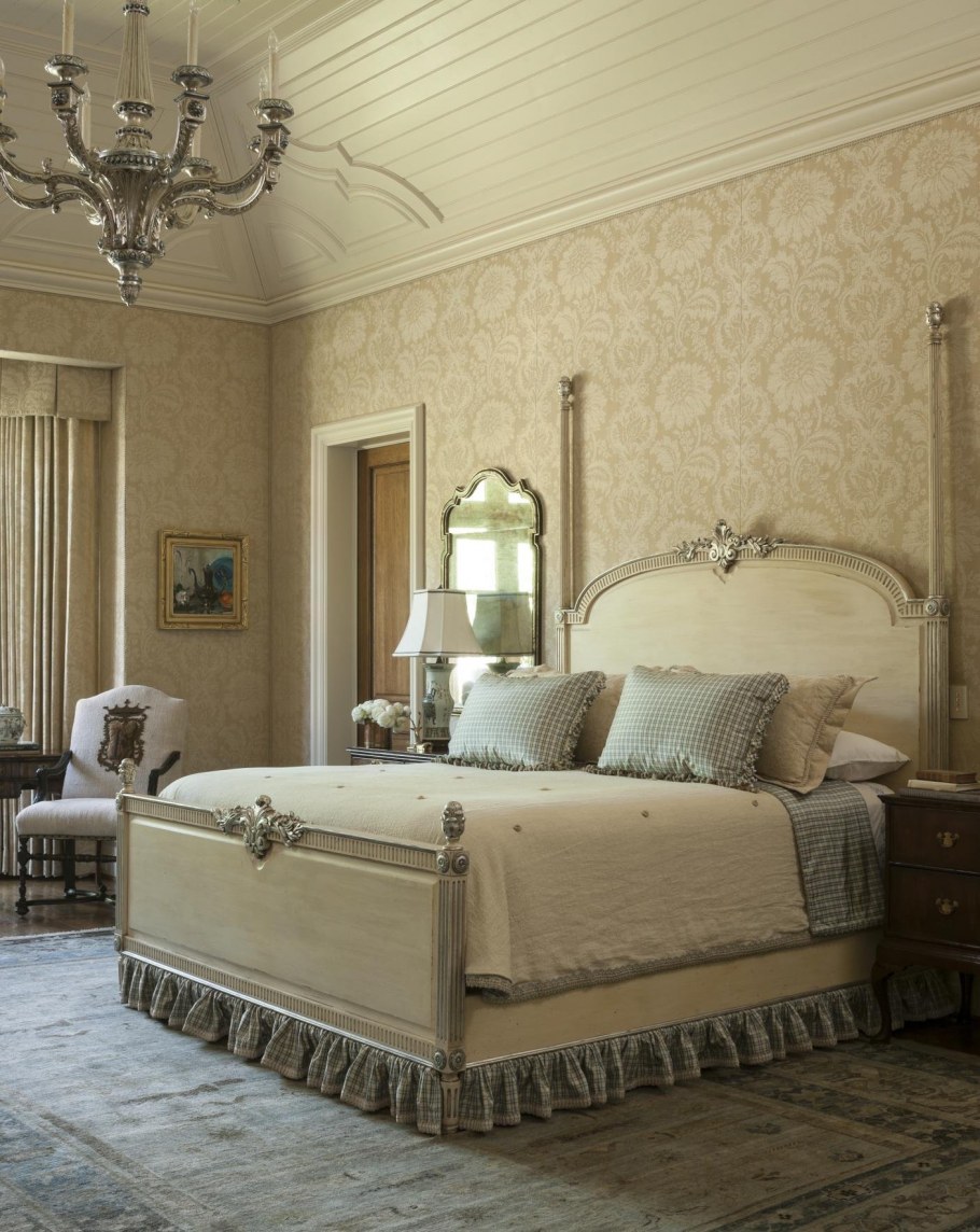 Спальня в стиле французской классики