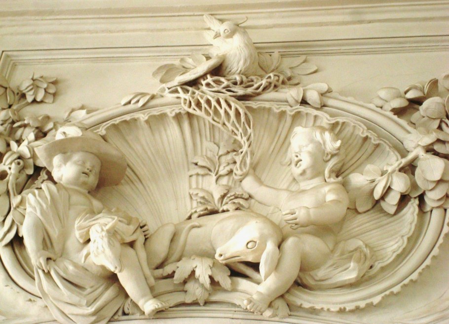 Лепнина барельеф