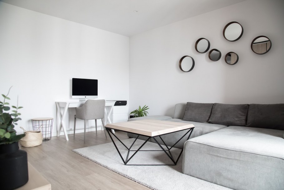 Зона компьютера в гостиной Минимализм