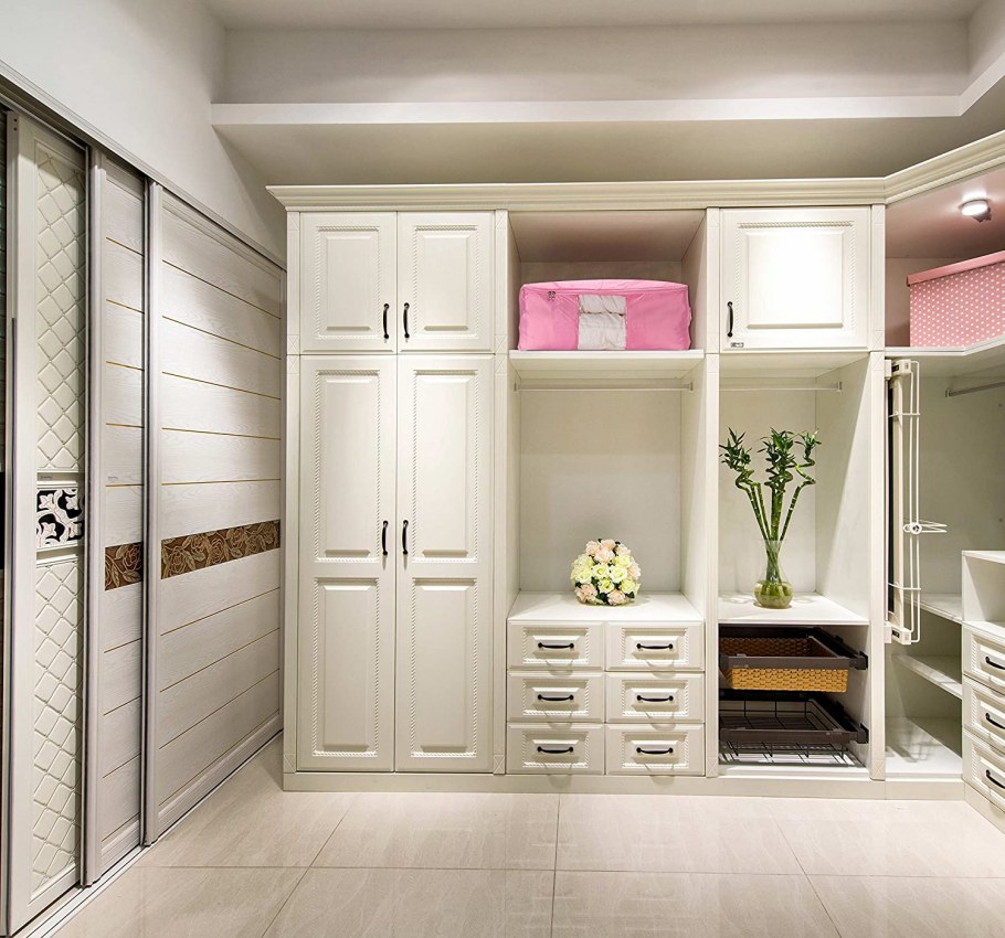 Гардеробная в маленькой комнате